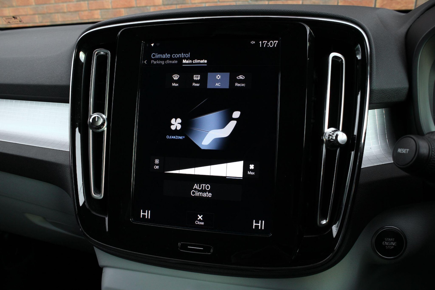 Used Volvo XC40 2018 for sale - 78033598: Photo 27