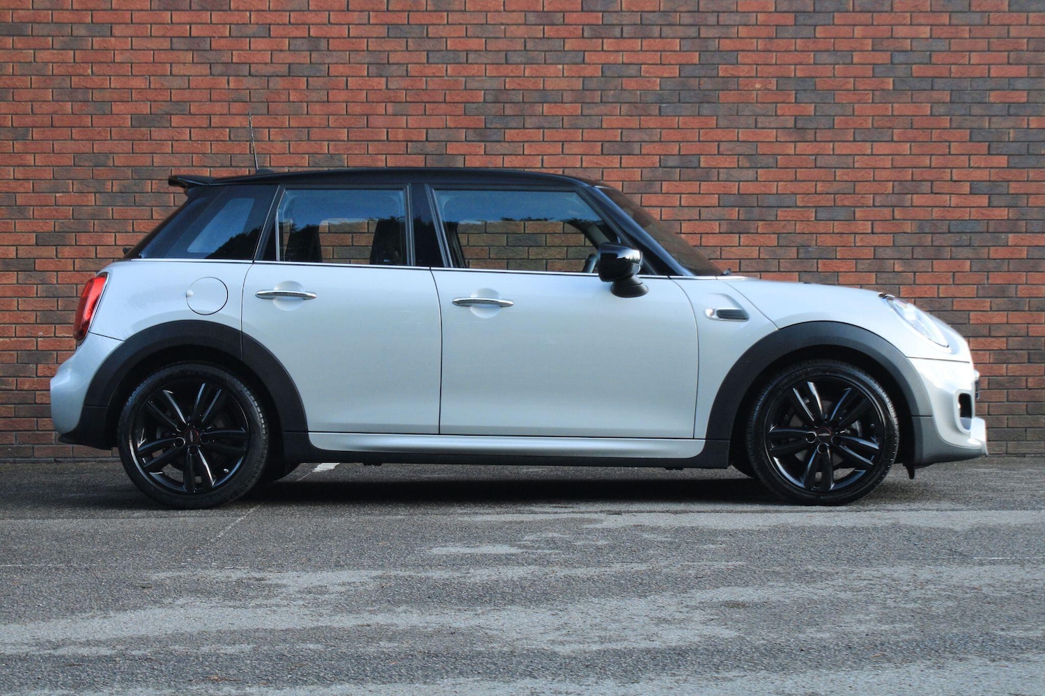 Used MINI Hatch 2020 for sale - 76786790: Photo 2