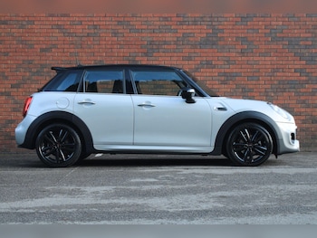 Used MINI Hatch 2020 for sale - 76786790: Photo