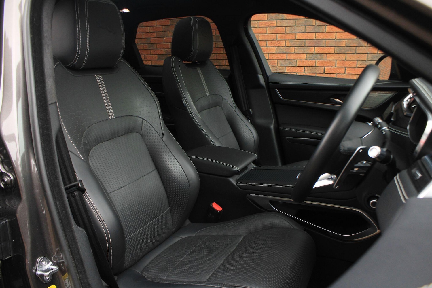 Used Jaguar F-Pace 2021 for sale - 77412043: Photo 4