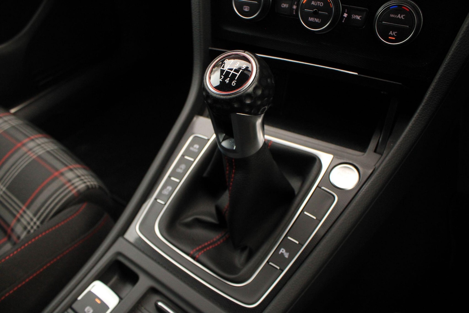 Used Volkswagen Golf 2016 for sale - 76839561: Photo 32