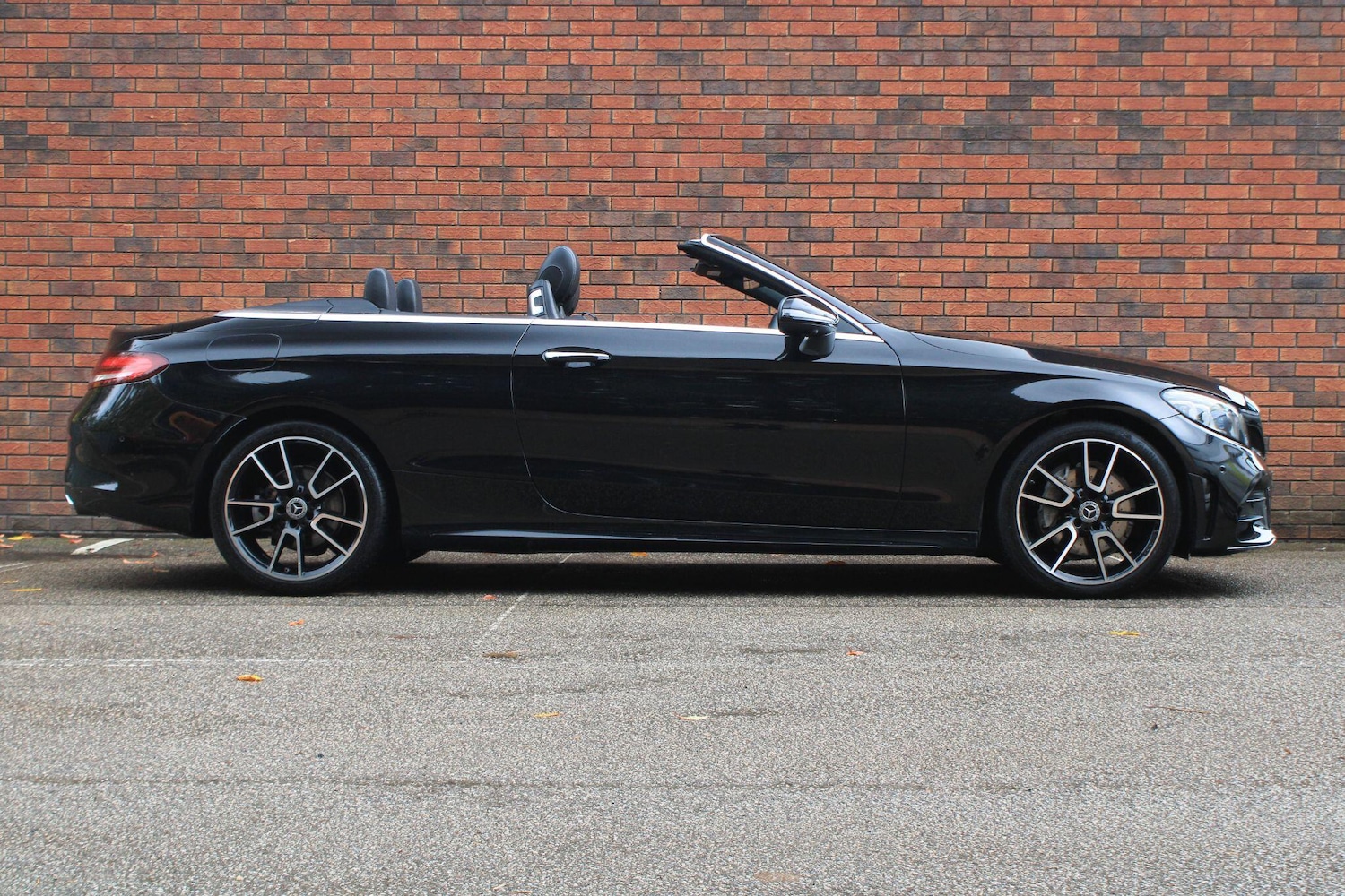 Used Mercedes-Benz C Class 2019 for sale - 76360523: Photo 2