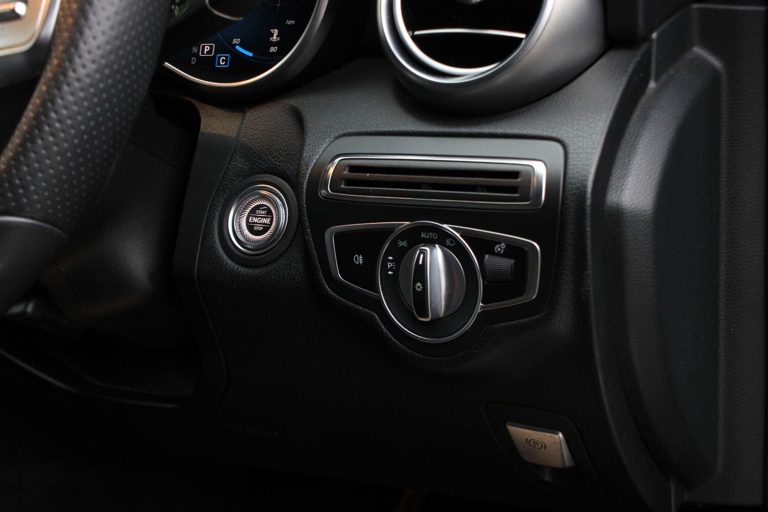 Used Mercedes-Benz C Class 2019 for sale - 76360523: Photo 40