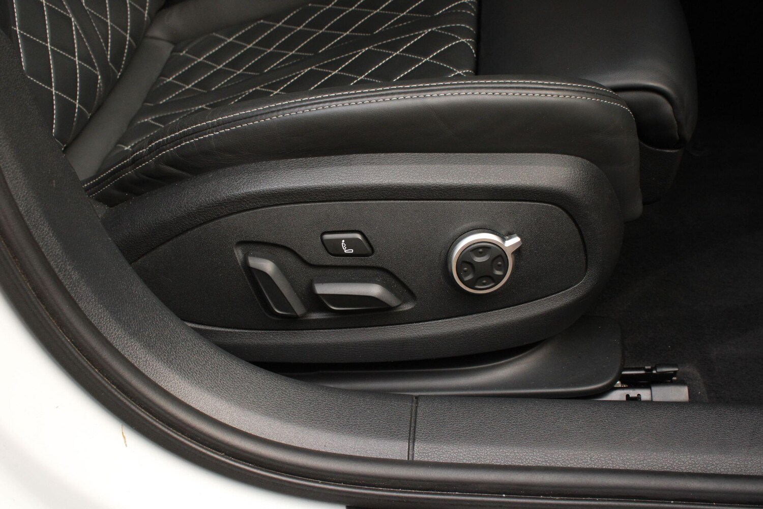 Used Audi A4 2020 for sale - 77883120: Photo 26