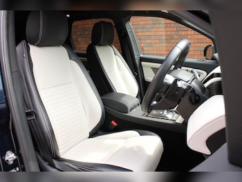 Used Land Rover Discovery Sport 2020 for sale - 78528341: Photo
