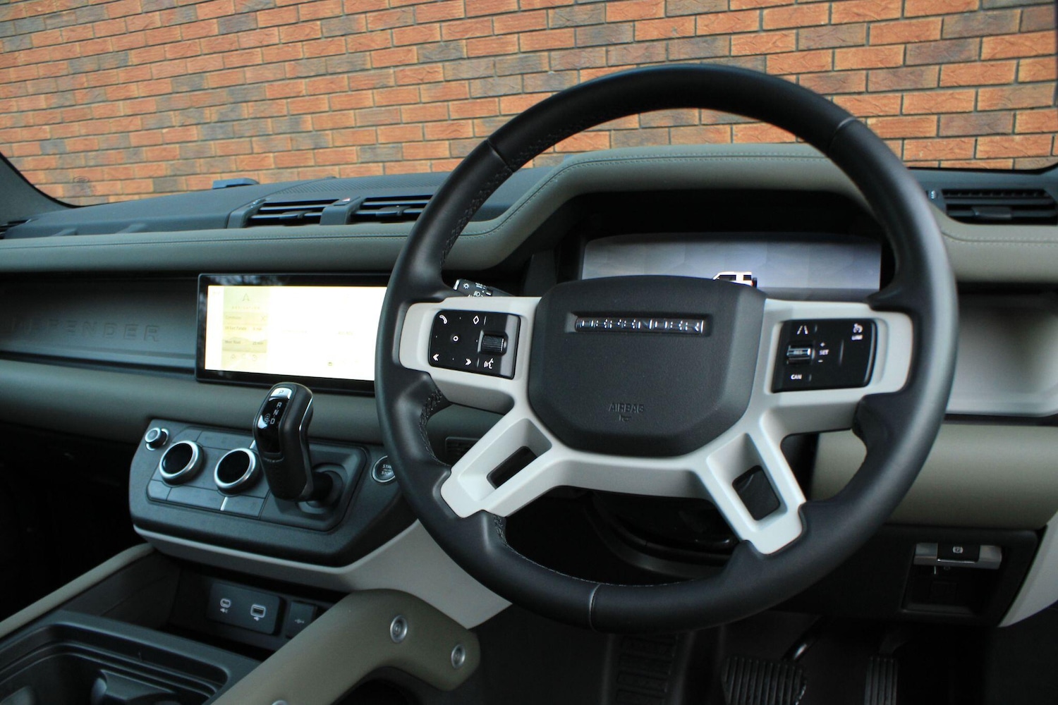 Used Land Rover Defender 2023 for sale - 77279885: Photo 10