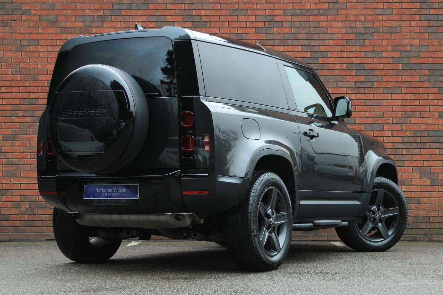 Used Land Rover Defender 2023 for sale - 77279885: Photo 17