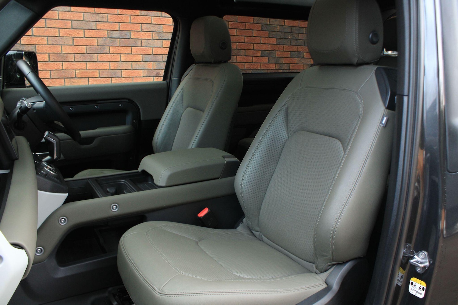 Used Land Rover Defender 2023 for sale - 77279885: Photo 18