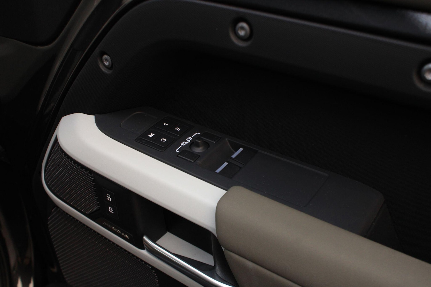 Used Land Rover Defender 2023 for sale - 77279885: Photo 29