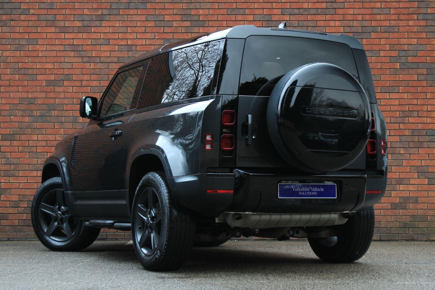 Used Land Rover Defender 2023 for sale - 77279885: Photo 3