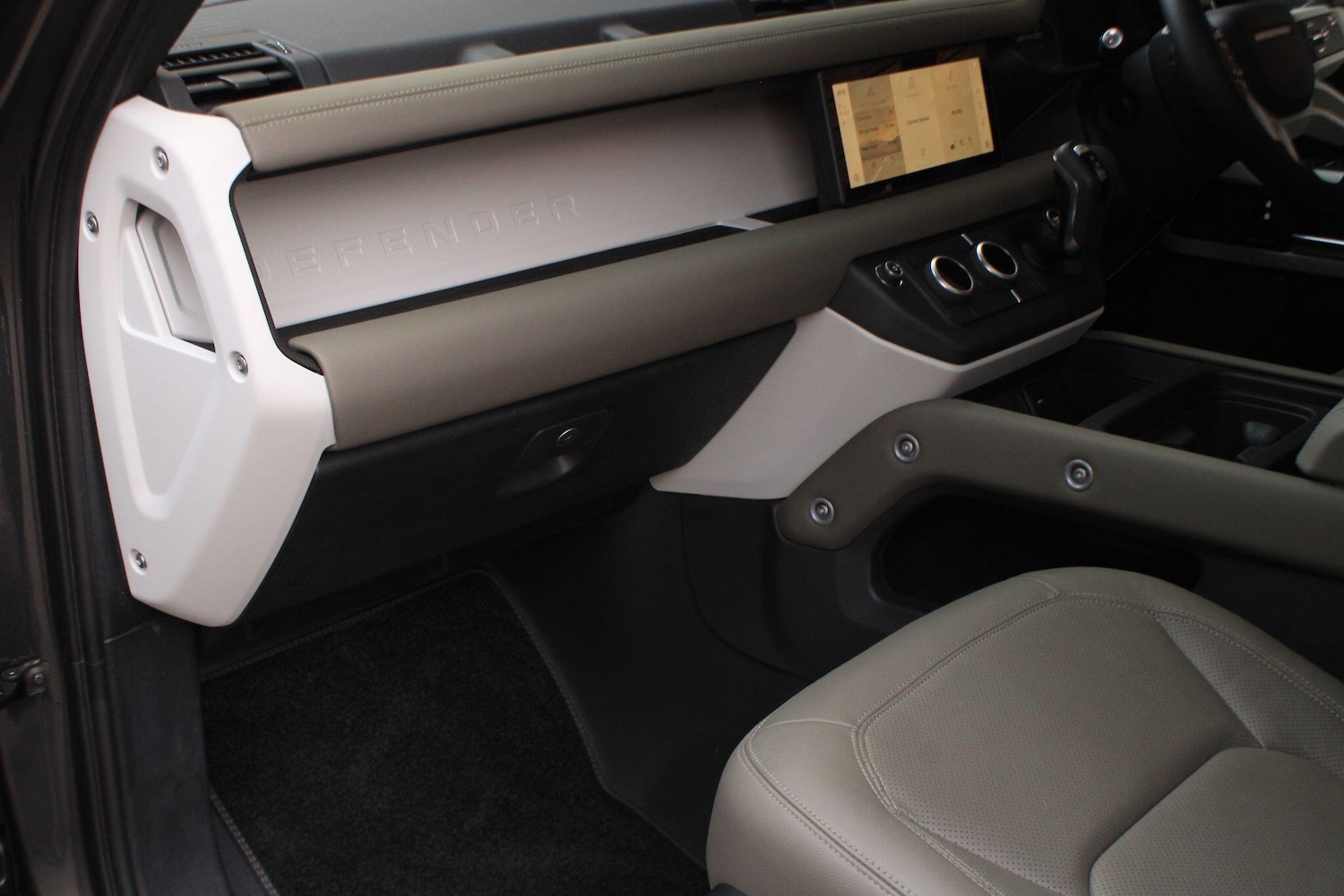 Used Land Rover Defender 2023 for sale - 77279885: Photo 33