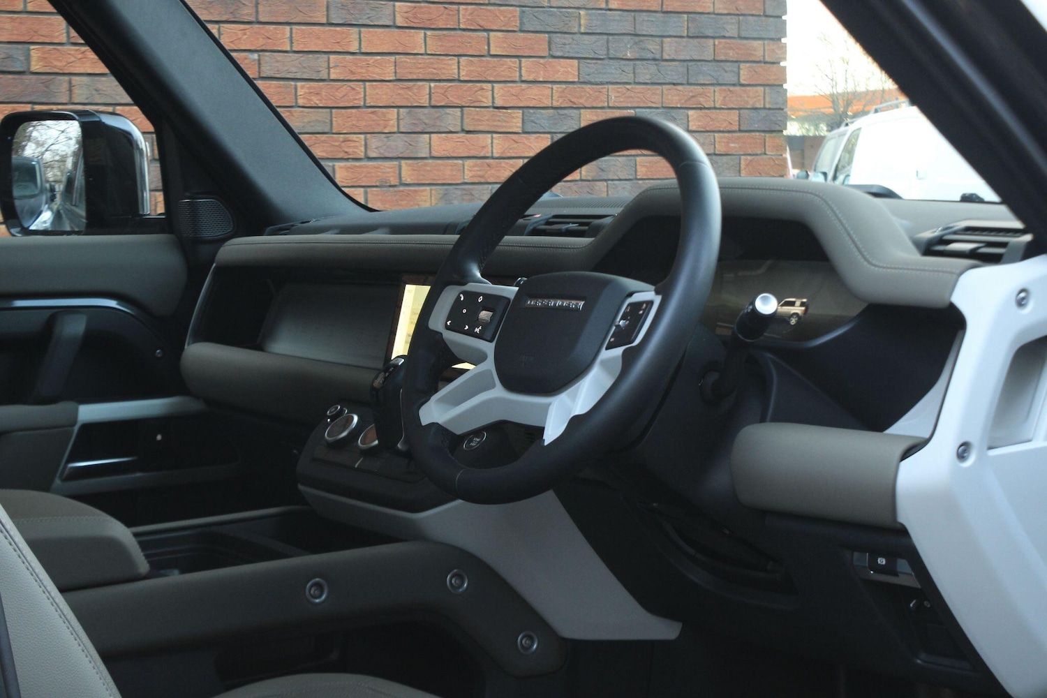 Used Land Rover Defender 2023 for sale - 77279885: Photo 5