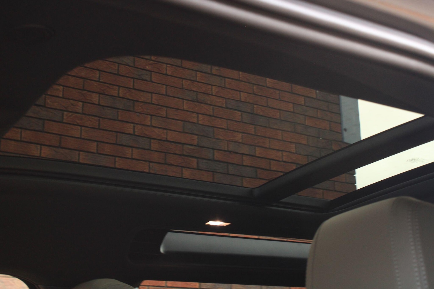 Used Land Rover Defender 2023 for sale - 77279885: Photo 6