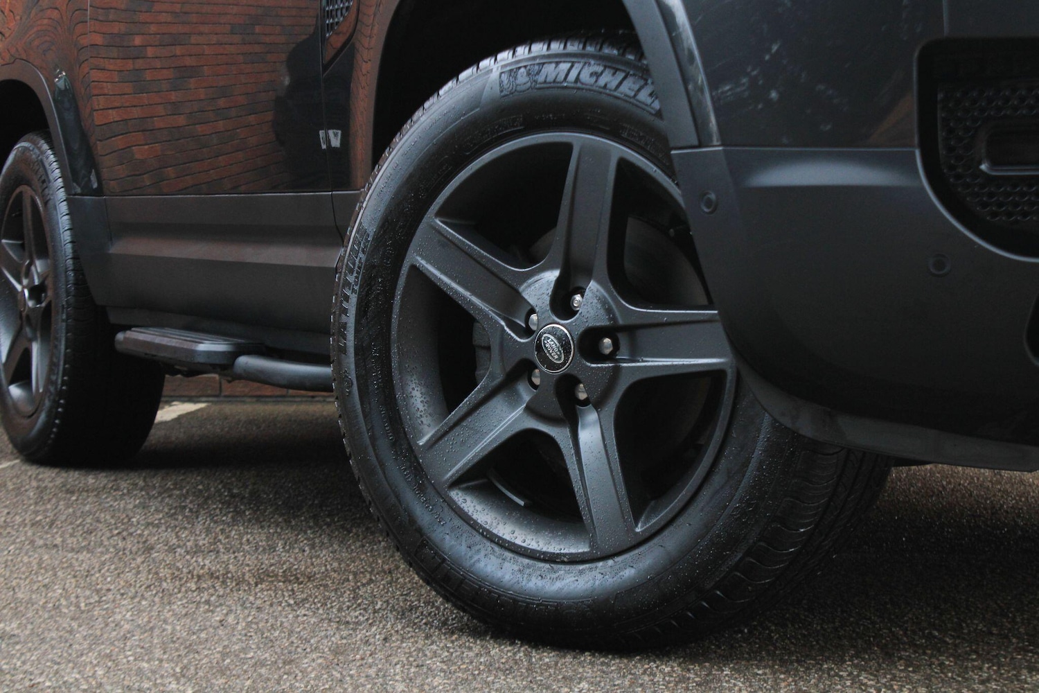 Used Land Rover Defender 2023 for sale - 77279885: Photo 9