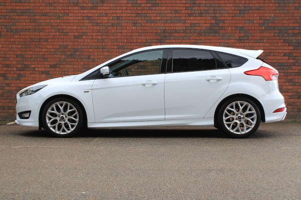 Used Ford Focus 2017 for sale - 75977106: Photo 13