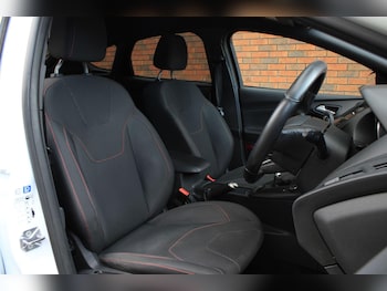 Used Ford Focus 2017 for sale - 75977106: Photo