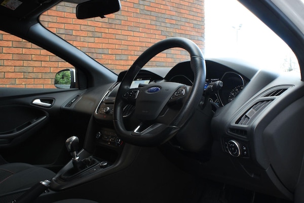Used Ford Focus 2017 for sale - 75977106: Photo 5
