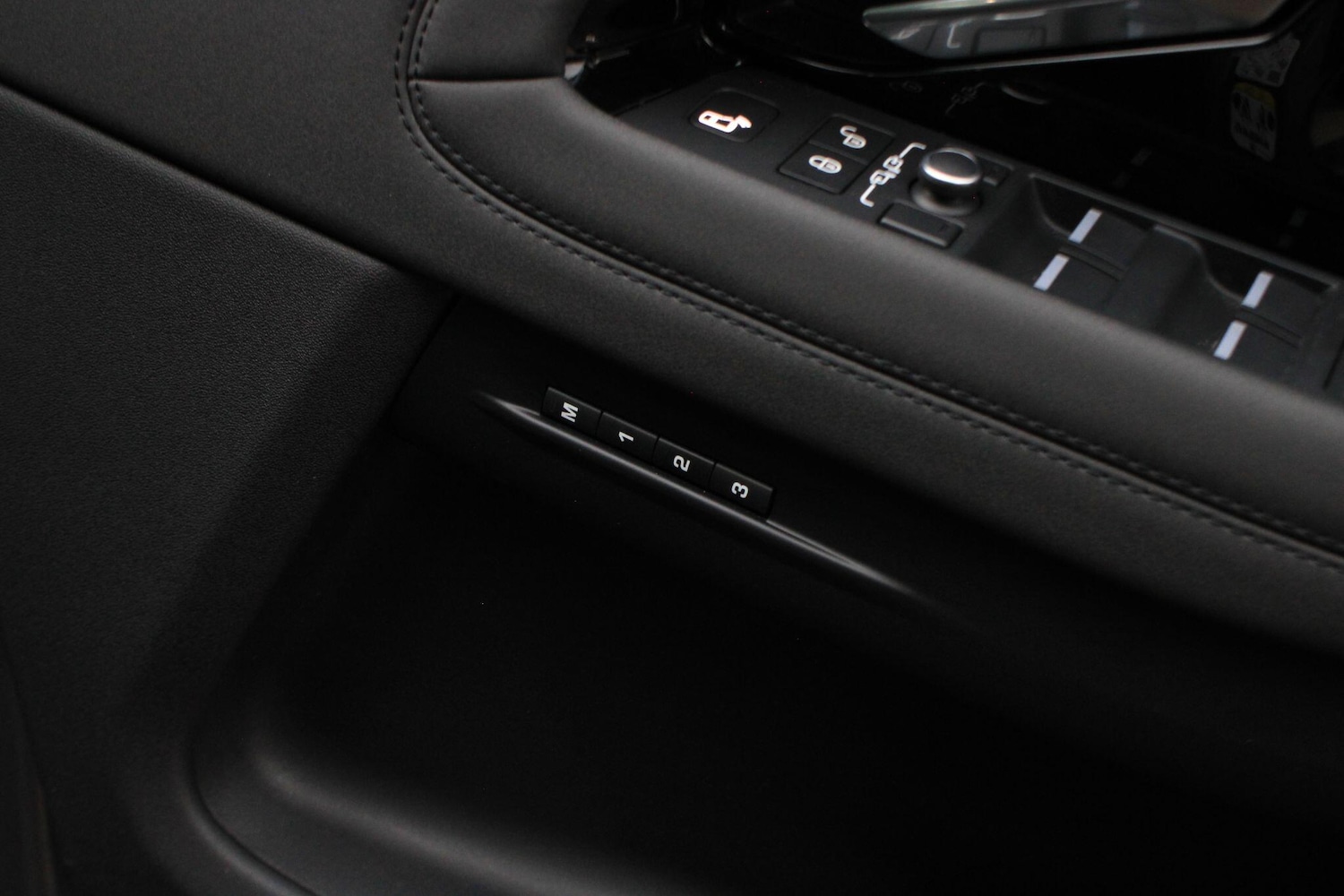 Used Land Rover Range Rover Evoque 2019 for sale - 76549896: Photo 32