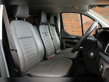 Used Ford Tourneo Custom 2022 for sale - 78586440: Photo