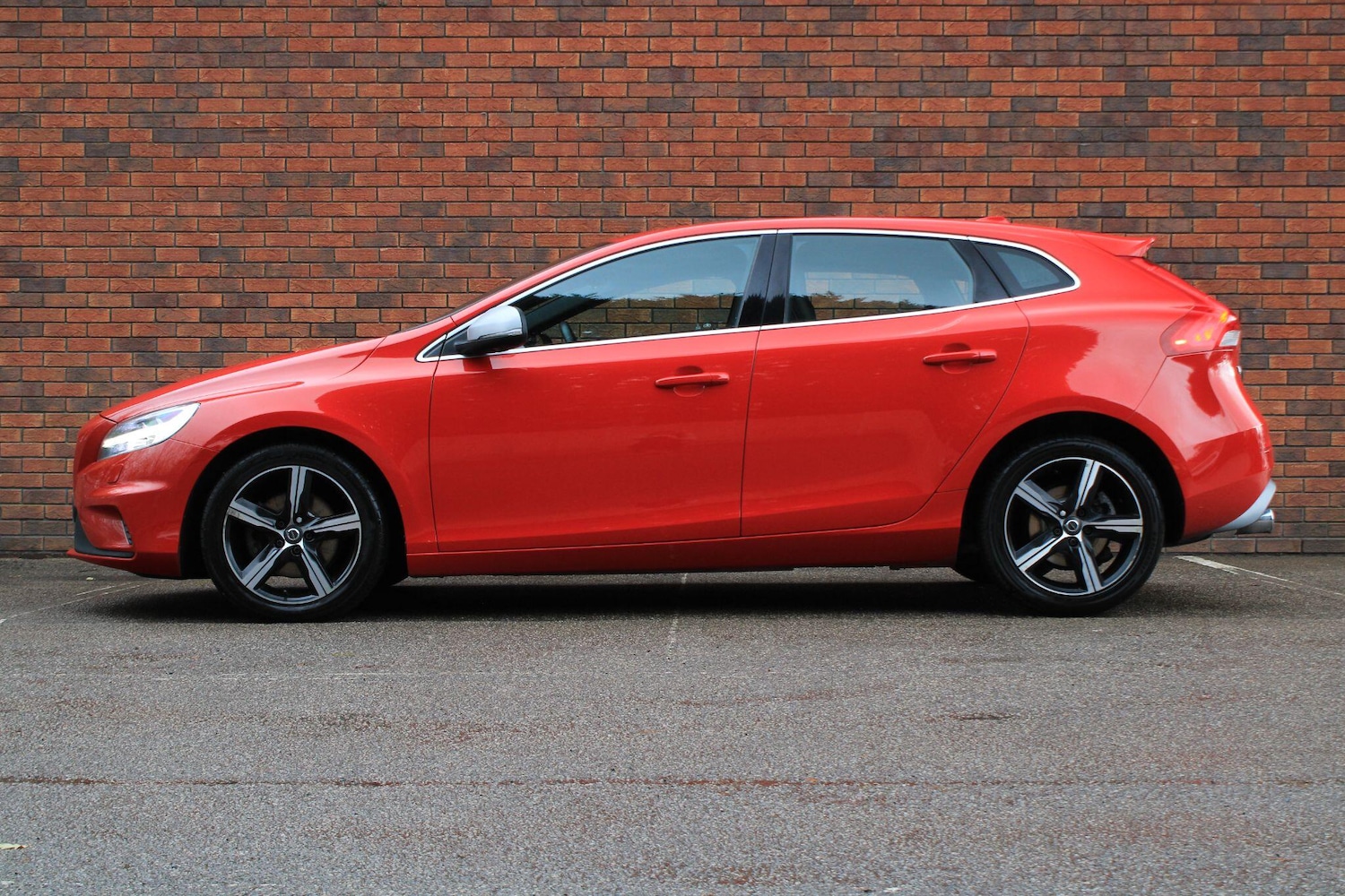 Used Volvo V40 2019 for sale - 76727948: Photo 16