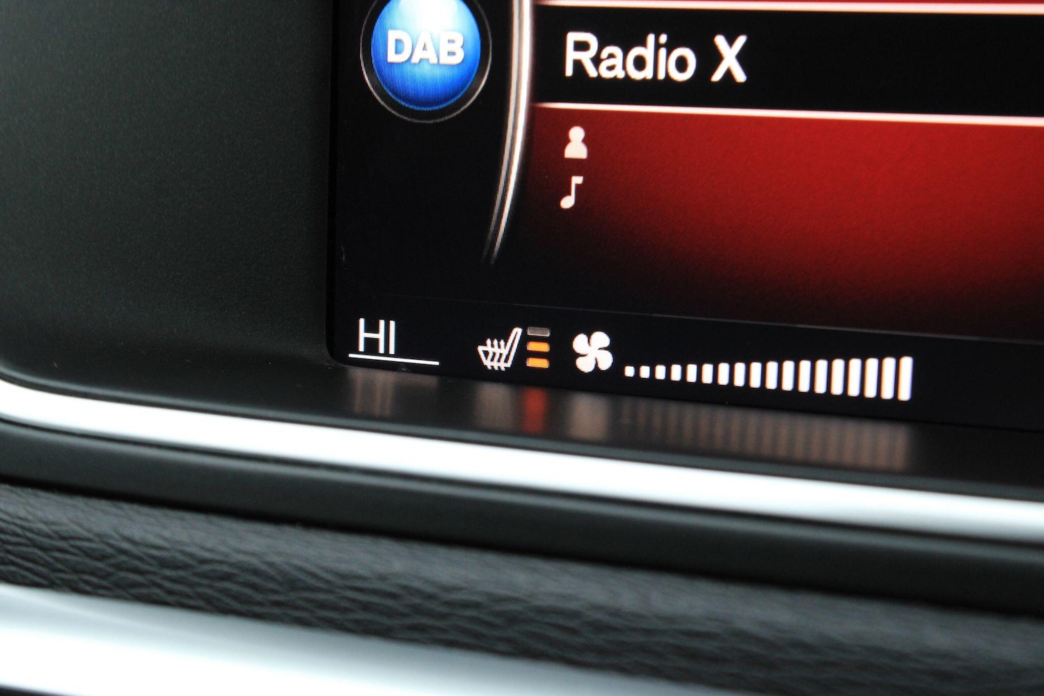 Used Volvo V40 2019 for sale - 76727948: Photo 24