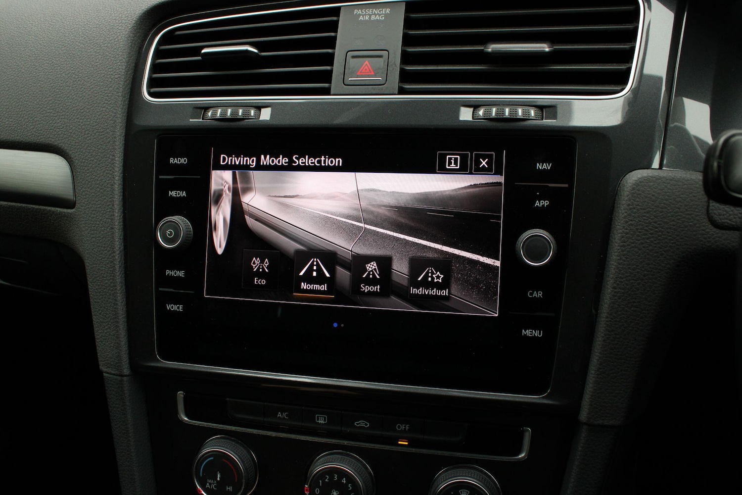 Used Volkswagen Golf 2018 for sale - 78185278: Photo 26