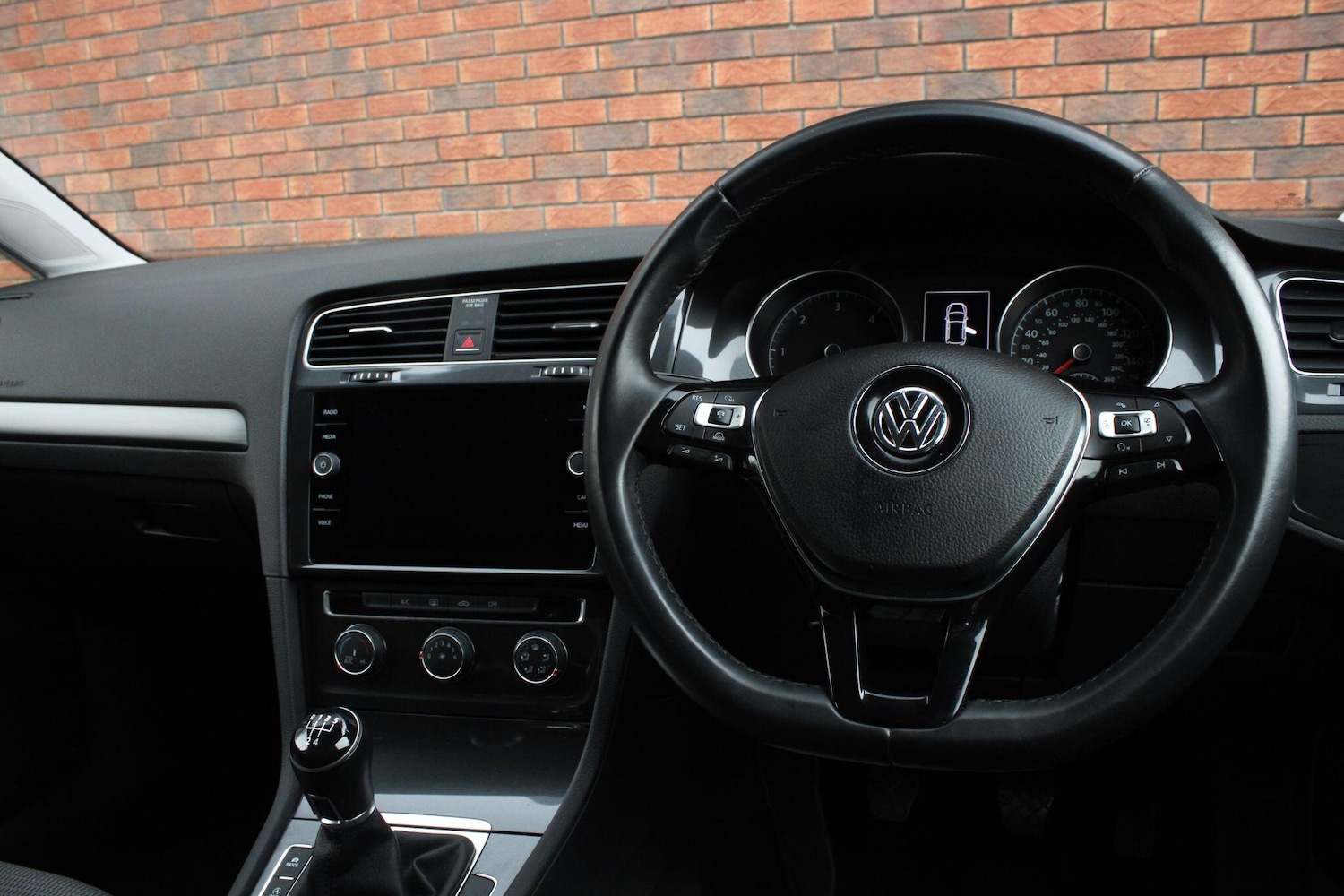 Used Volkswagen Golf 2018 for sale - 78185278: Photo 9