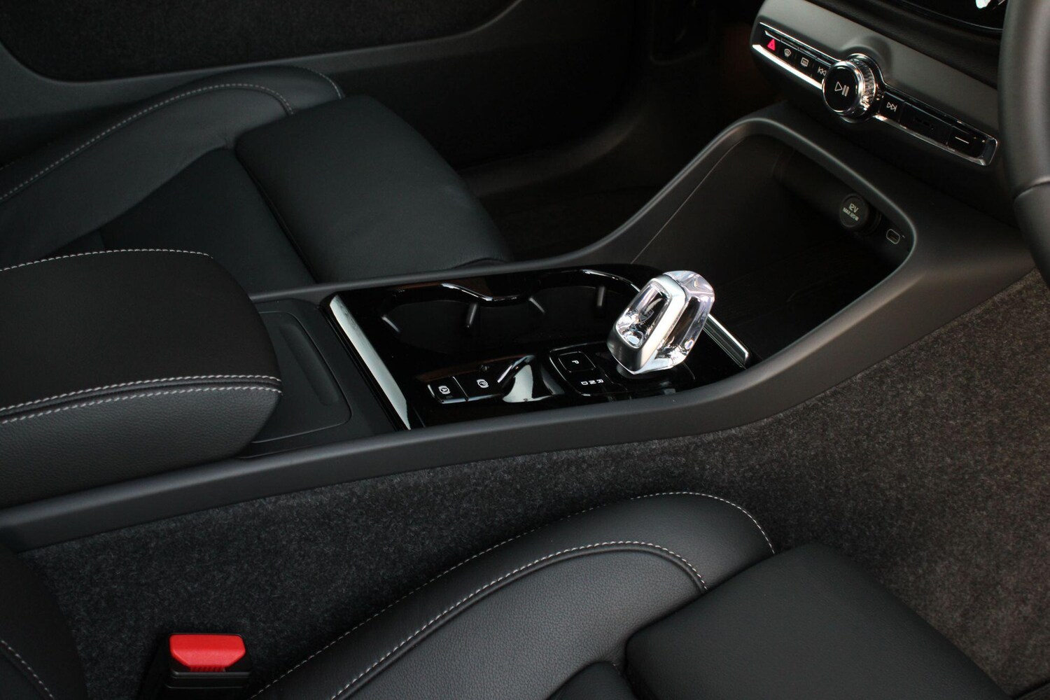 Used Volvo XC40 for sale - 77958041: Photo 25