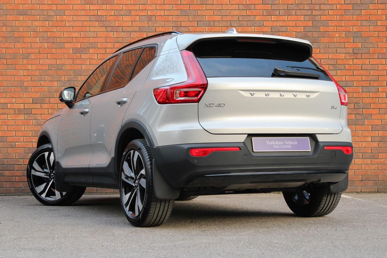 Used Volvo XC40 for sale - 77958041: Photo 3
