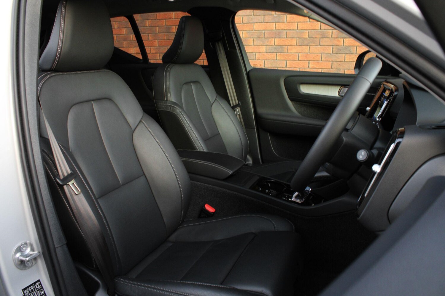 Used Volvo XC40 for sale - 77958041: Photo 4