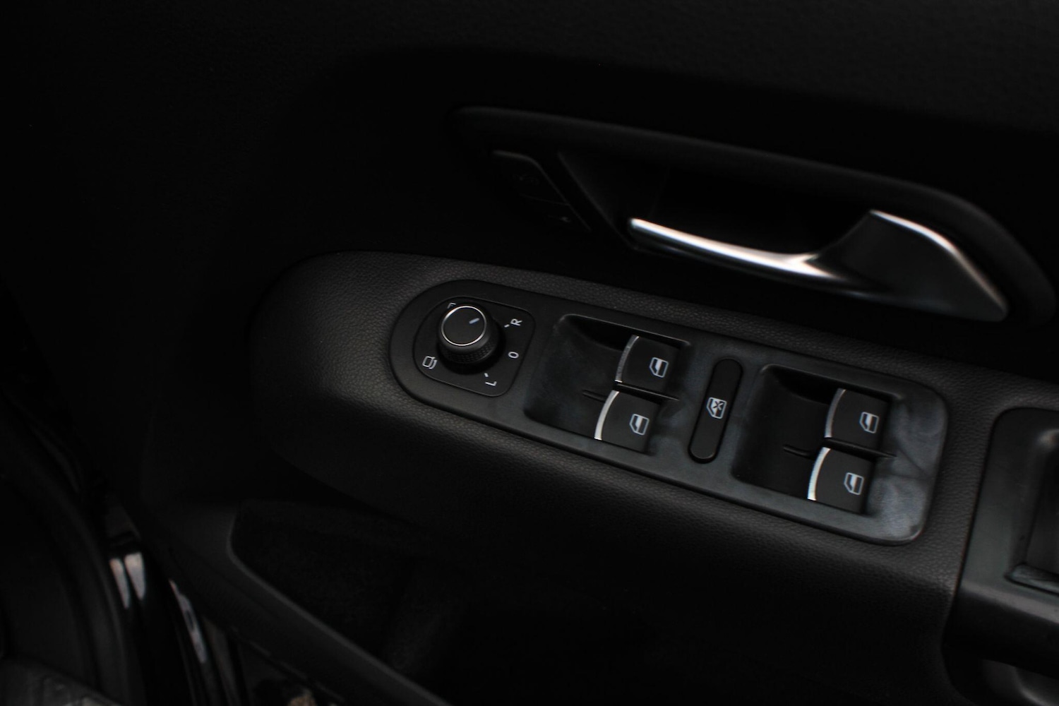 Used Volkswagen Amarok 2017 for sale - 77279102: Photo 28