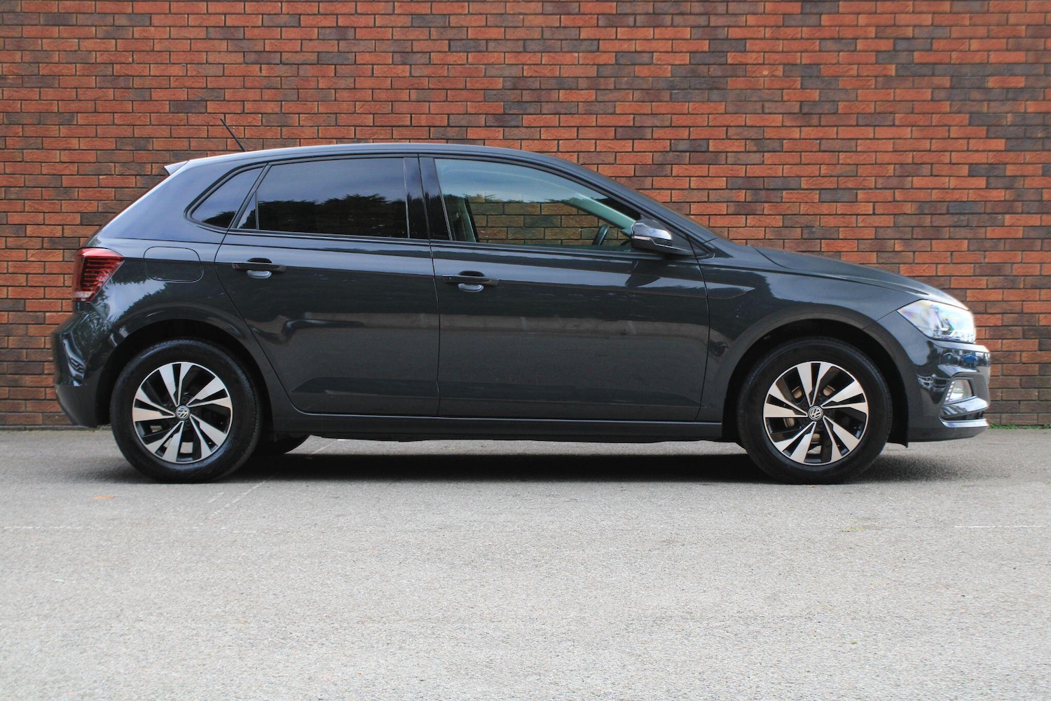 Used Volkswagen Polo 2020 for sale - 76886310: Photo 2