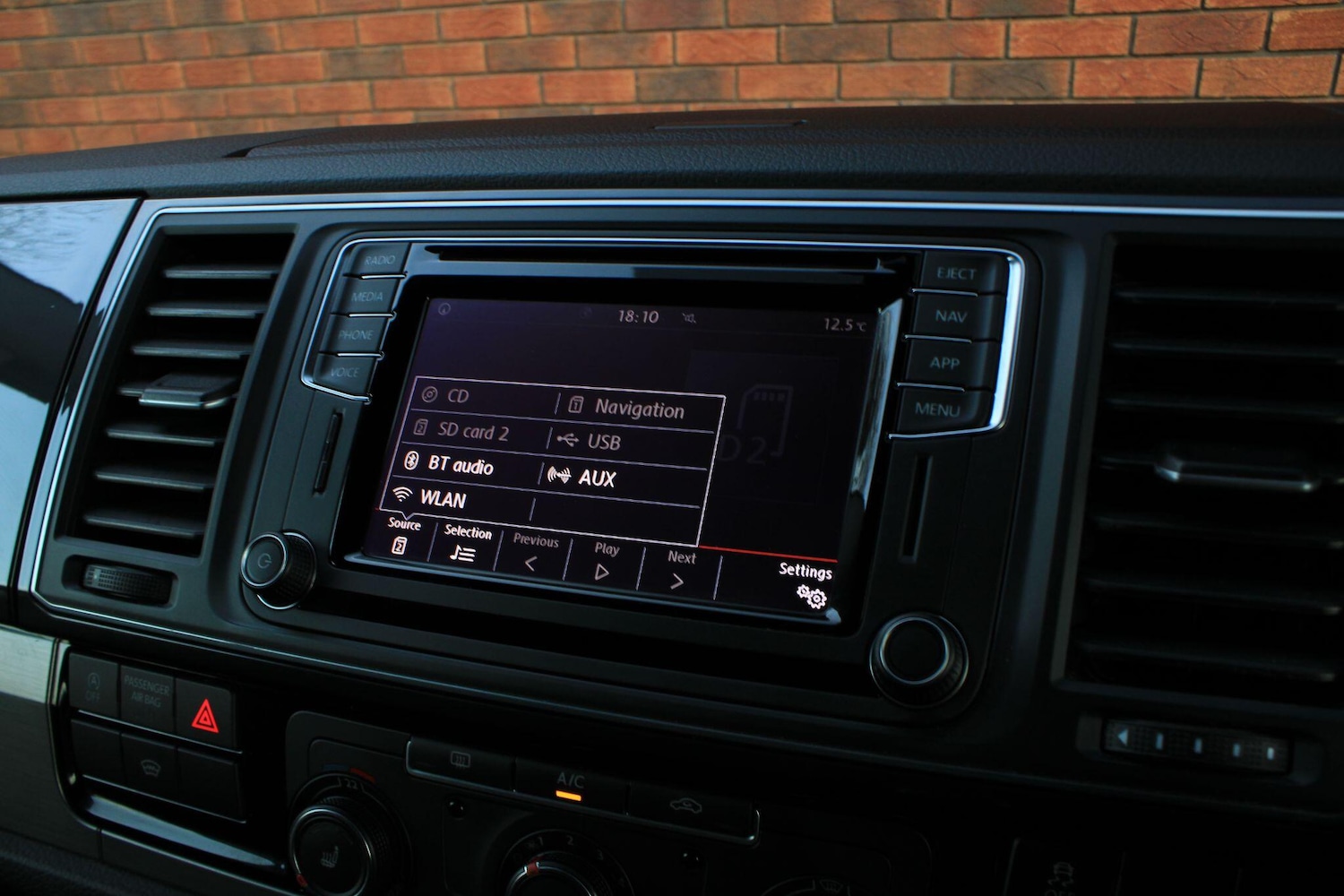 Used Volkswagen Transporter 2018 for sale - 76620212: Photo 24