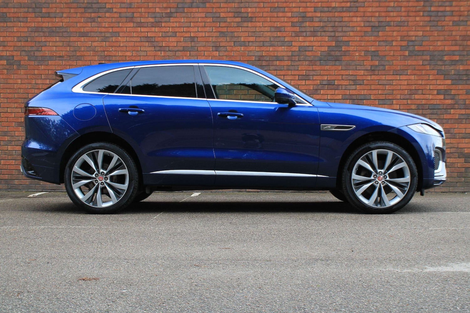 Used Jaguar F-Pace 2021 for sale - 76423455: Photo 2