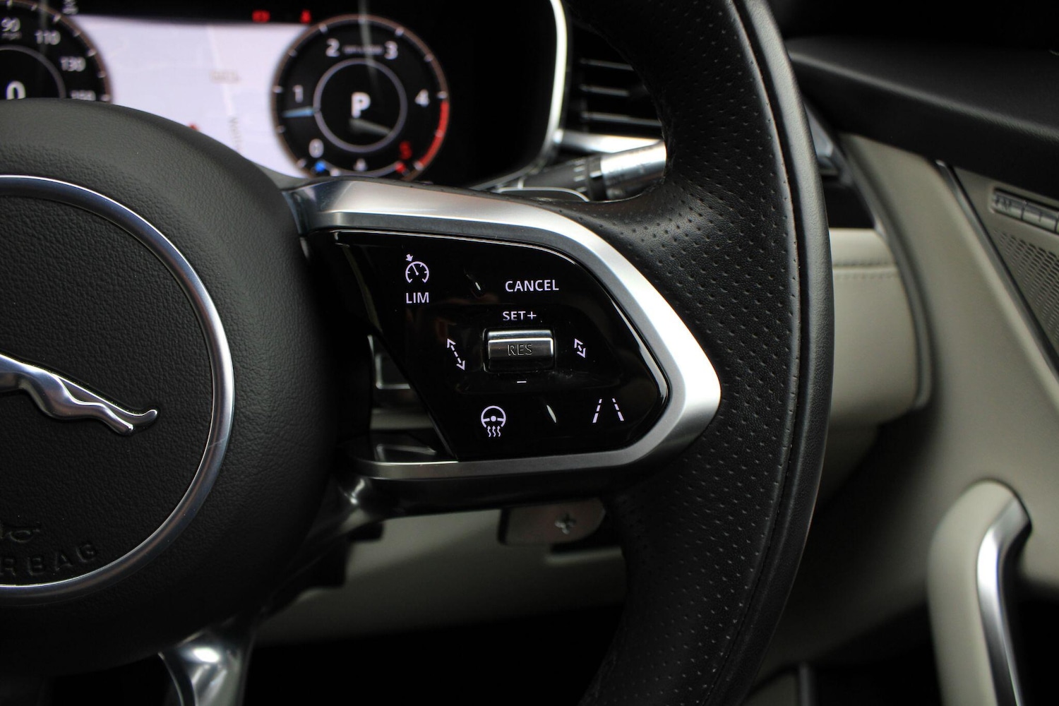 Used Jaguar F-Pace 2021 for sale - 76423455: Photo 35