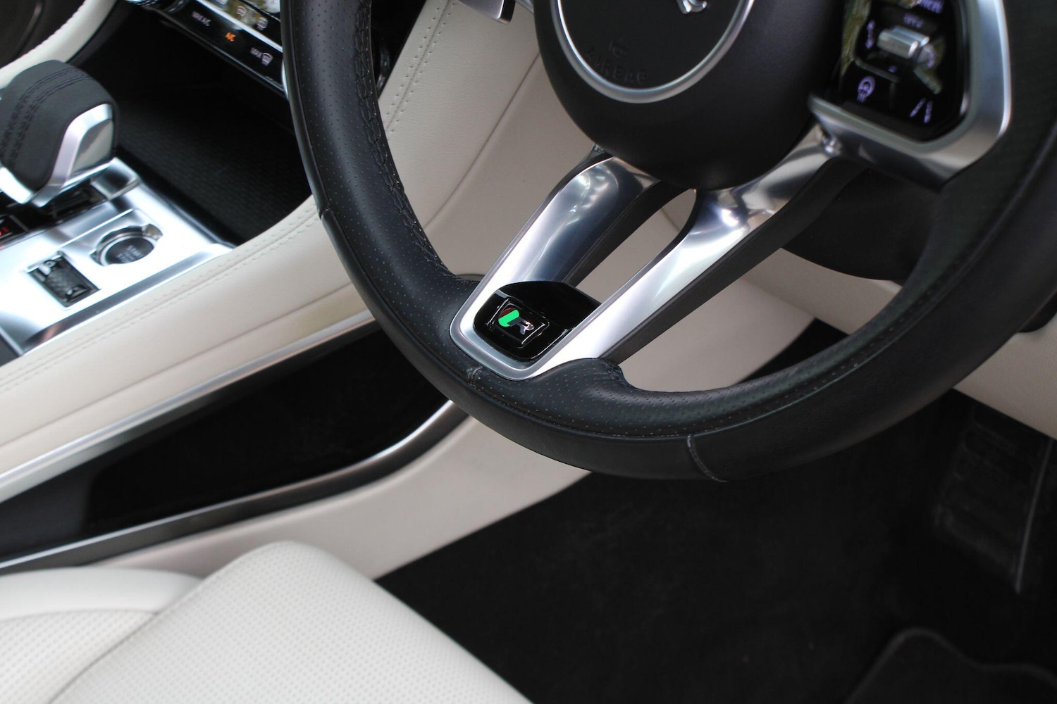 Used Jaguar F-Pace 2021 for sale - 76423455: Photo 39