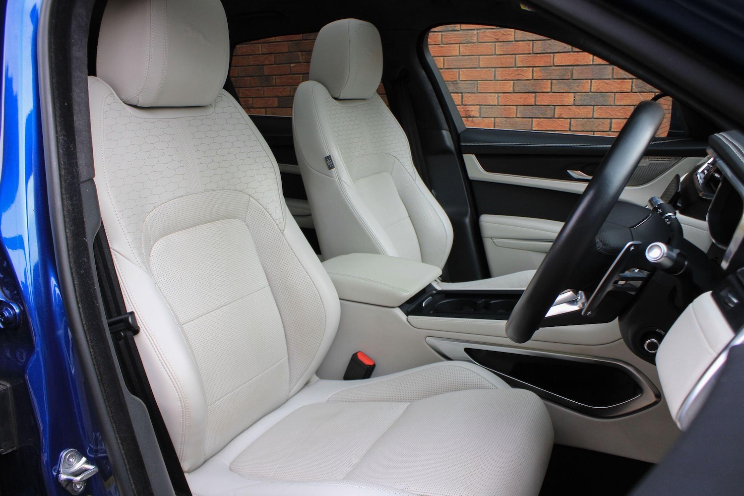 Used Jaguar F-Pace 2021 for sale - 76423455: Photo 4