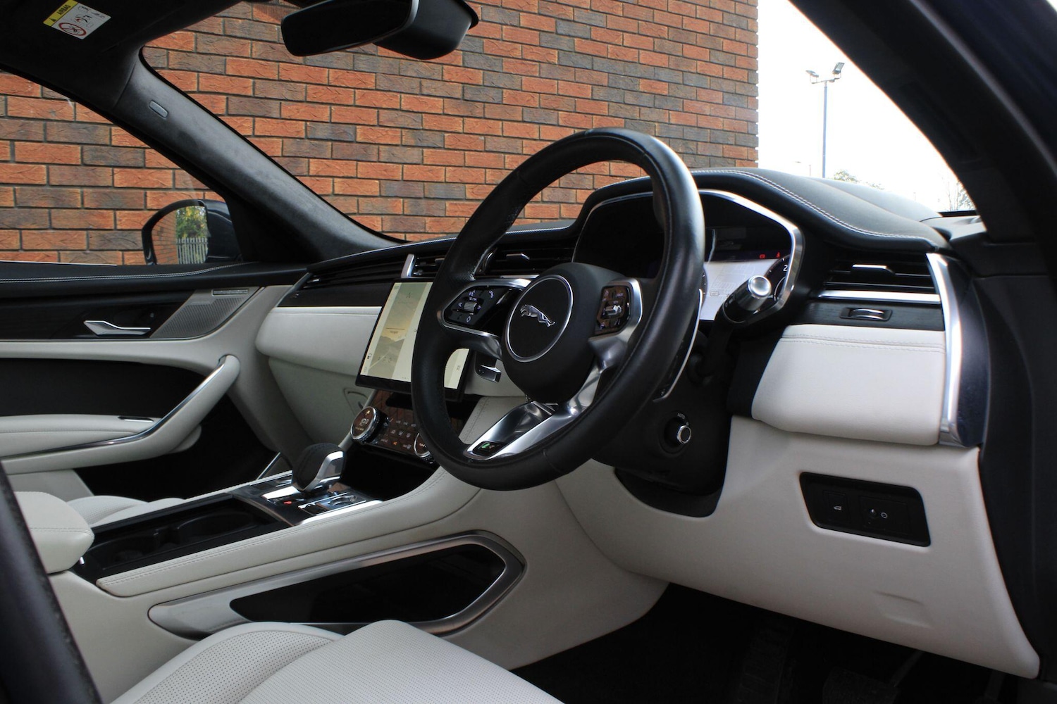 Used Jaguar F-Pace 2021 for sale - 76423455: Photo 5