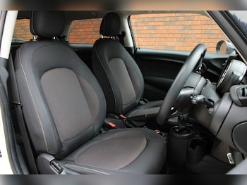 Used MINI Hatch 2018 for sale - 78561306: Photo