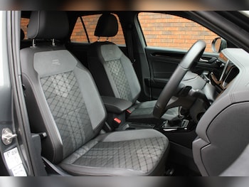 Used Volkswagen T-Roc 2022 for sale - 78922239: Photo