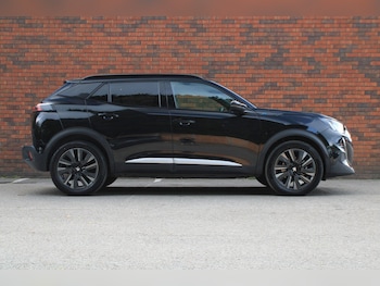 Used Peugeot E-2008 2023 for sale - 75351576: Photo