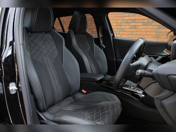 Used Peugeot E-2008 2023 for sale - 75351576: Photo