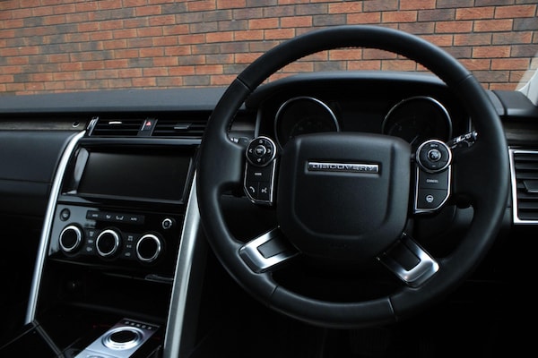 Used Land Rover Discovery 2017 for sale - 76306459: Photo 10