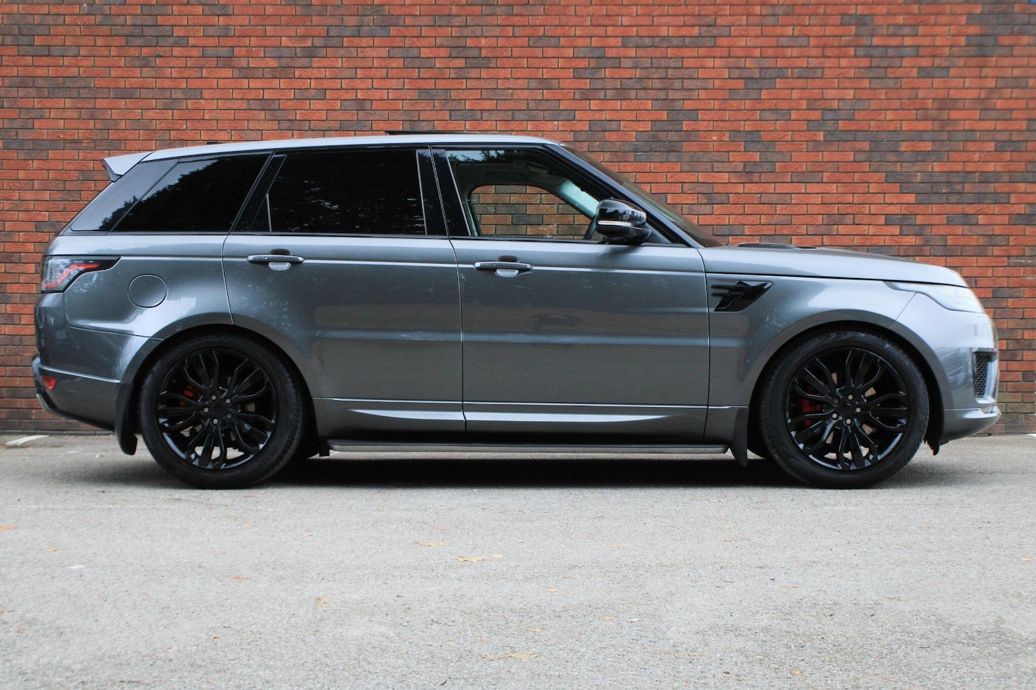 Used Land Rover Range Rover Sport 2018 for sale - 76644579: Photo 2