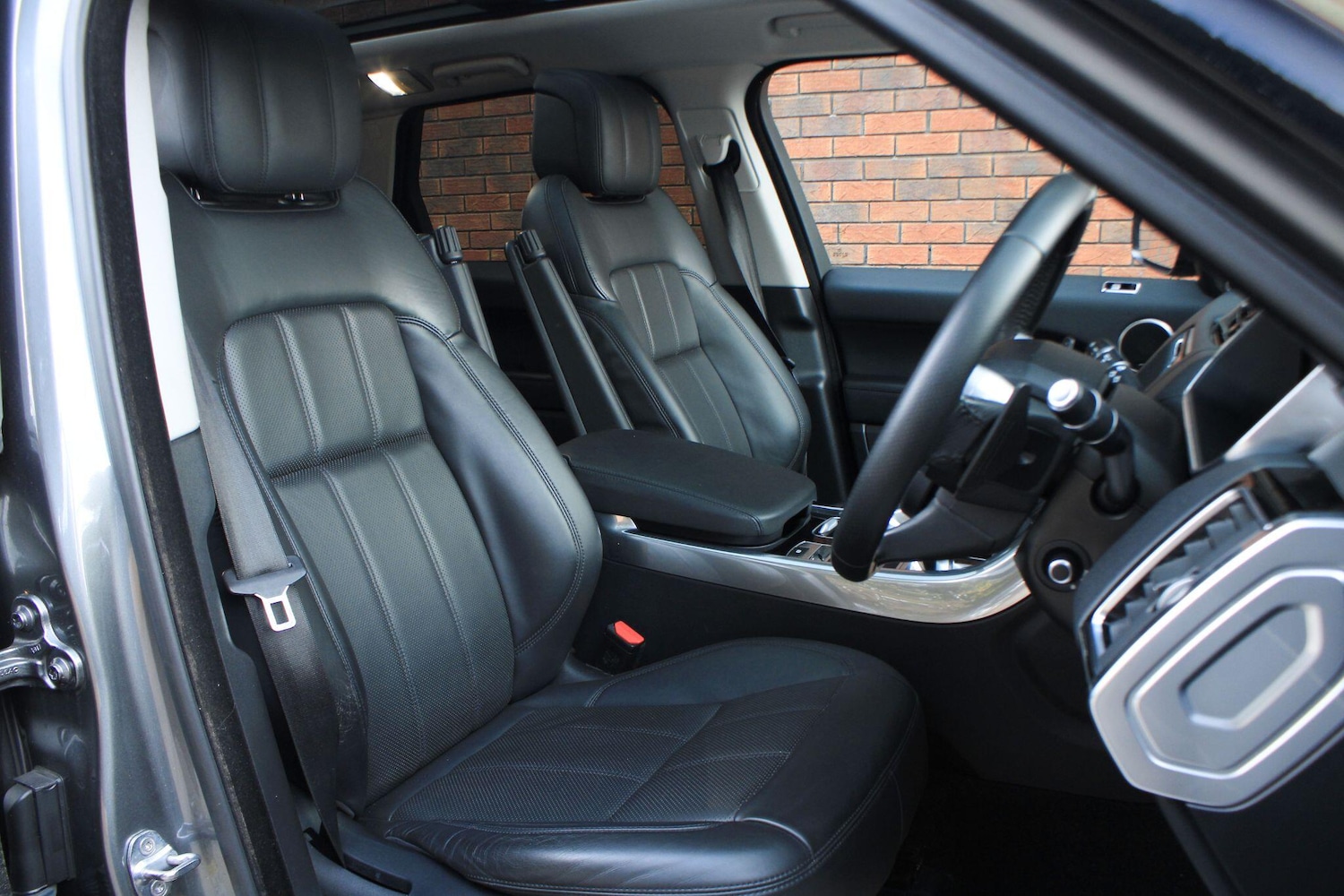 Used Land Rover Range Rover Sport 2018 for sale - 76644579: Photo 4