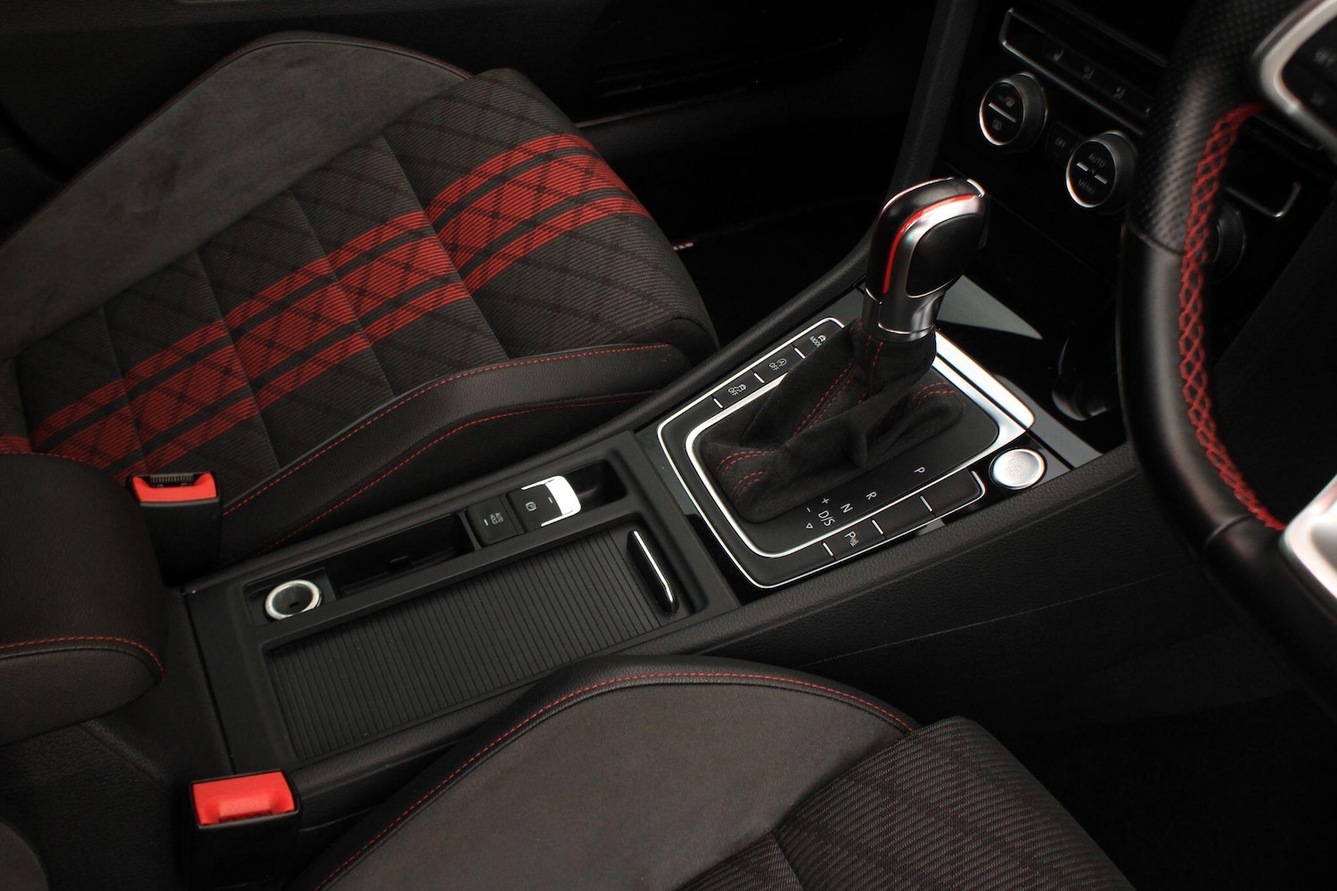 Used Volkswagen Golf 2019 for sale - 76912933: Photo 23