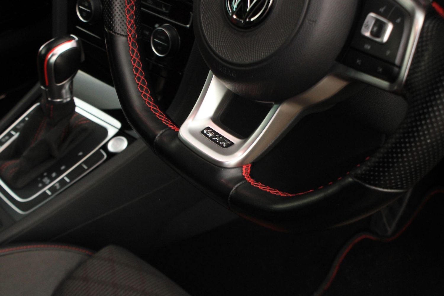 Used Volkswagen Golf 2019 for sale - 76912933: Photo 32