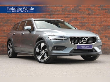 Used Volvo V60 Cross Country 2019 for sale - 79291881: Photo