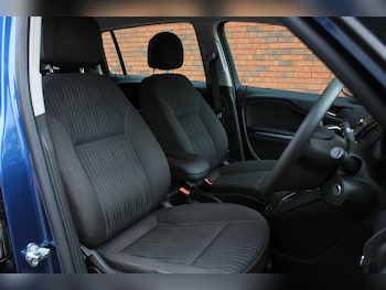 Used Vauxhall Zafira Tourer 2016 for sale - 75915419: Photo