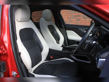 Used Jaguar F-Pace 2018 for sale - 75989912: Photo